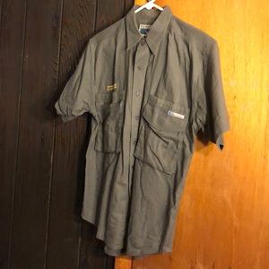 Ex officio men’s S 55% linen 45% cotton G Loomis branded fishing shirt.